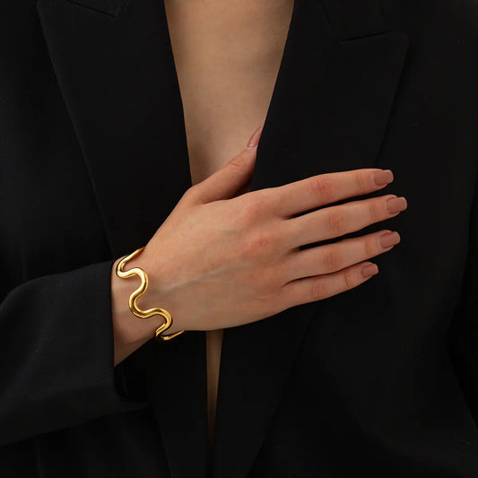 Waveform Cuff