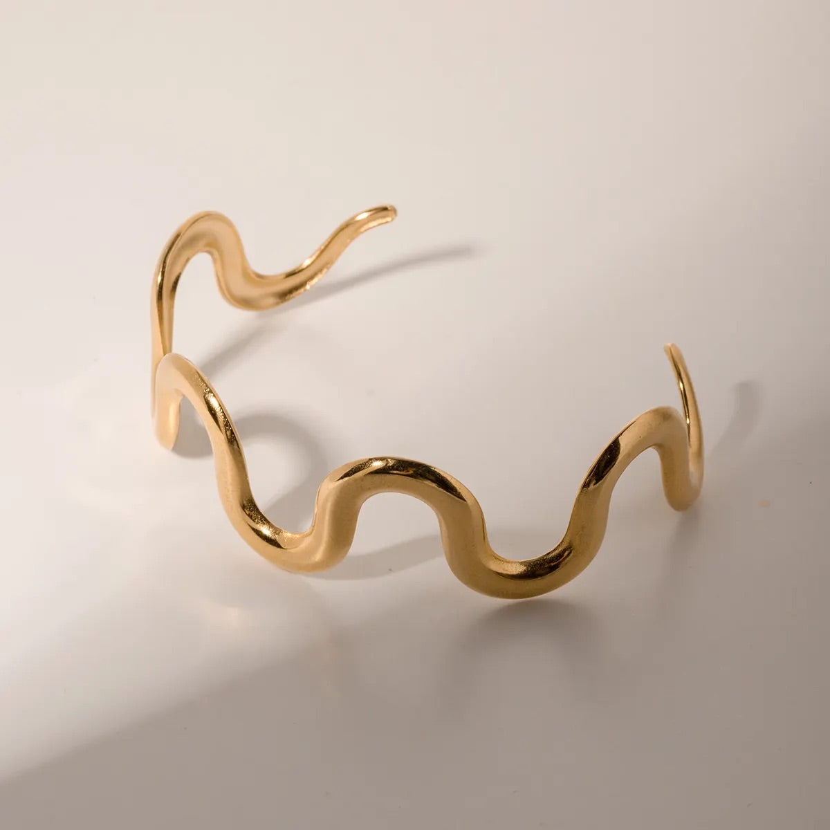 Waveform Cuff