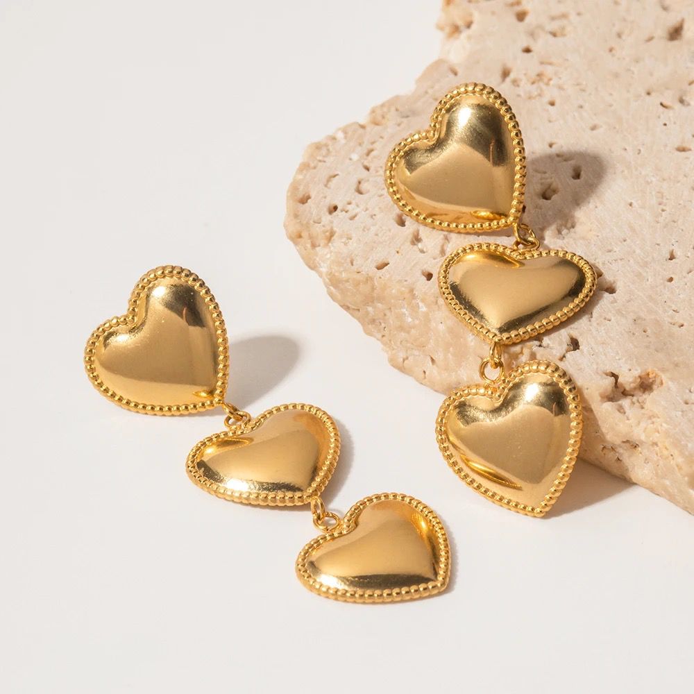 Three fallling hearts
